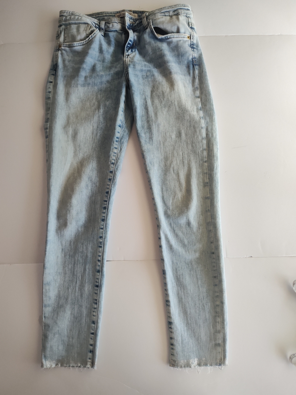 Zara women's ankle skinny denim jeans light blue size 8 (might run smaller)